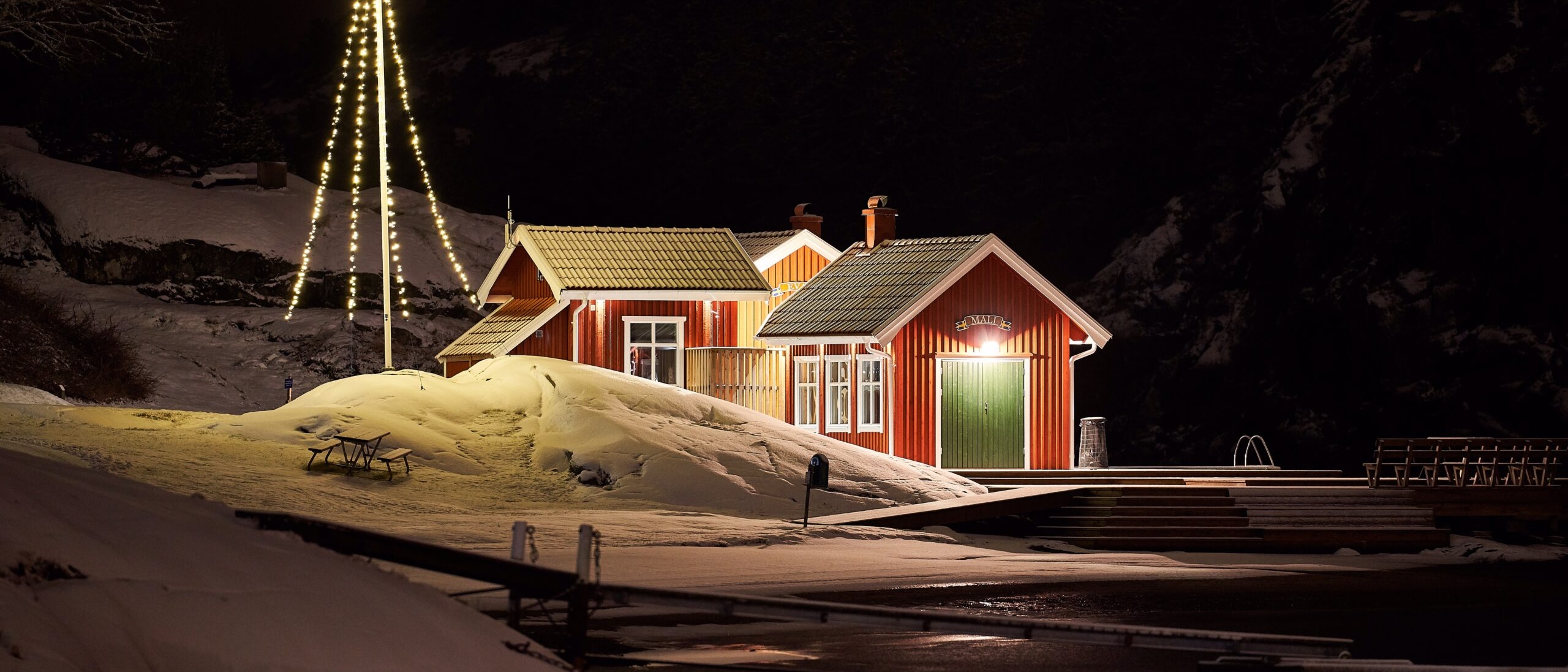 En bild p&aring; sj&ouml;bodar d&auml;r man kan basta, byta om och &auml;ta mat